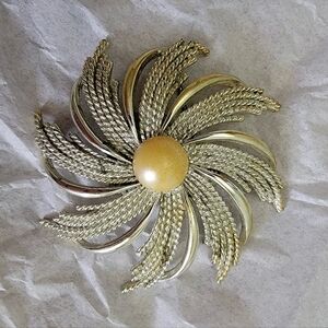 Vintage Sarah Coventry Starburst Brooch